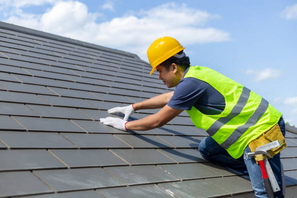 Best Roof Gutter Cleaning  in Ttapoisett Center, MA